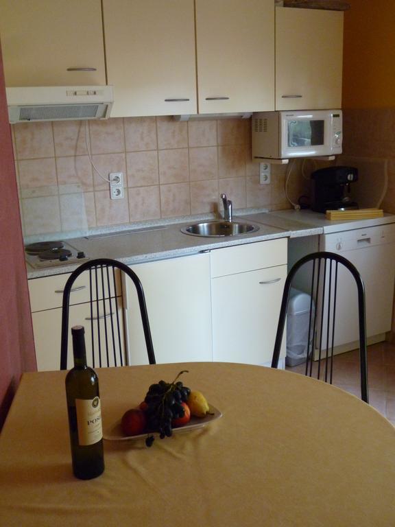 Apartments Helena Orebić Εξωτερικό φωτογραφία